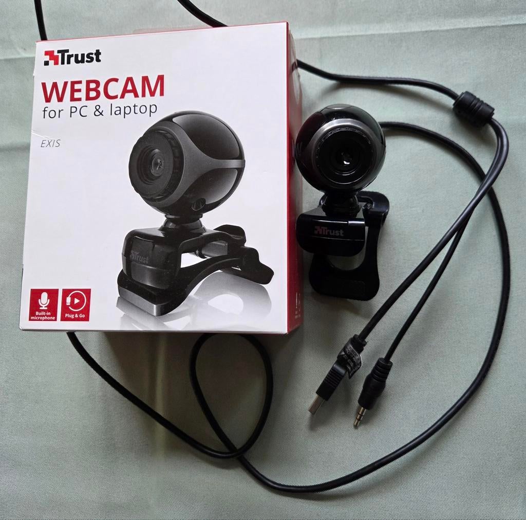 Trust Exis Webcam voor PC & laptop met microfoon, Ophalen of Verzenden, Zo goed als nieuw, Trust, Monitorclip