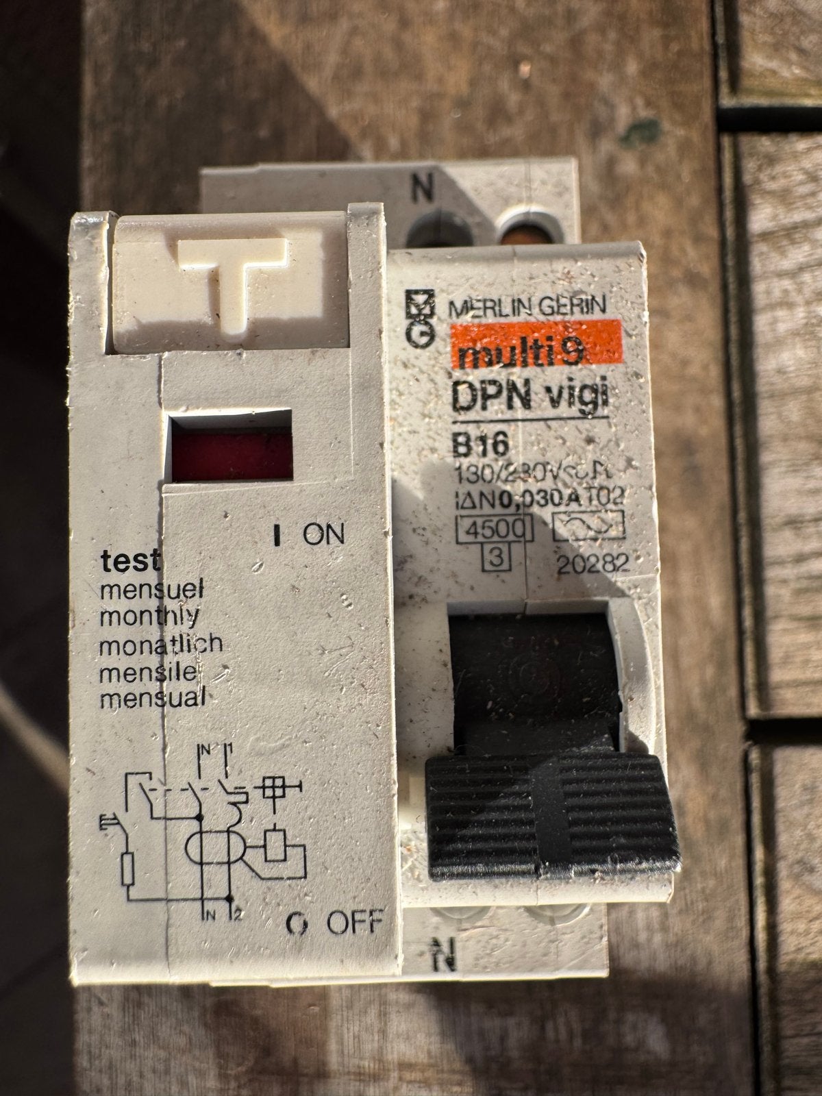 9x Merlin Gerin Multi 9 DPN vigi B16 Aardlekautomaat, Ophalen of Verzenden, Gebruikt, Schneider Electric, Aardlekautomaat