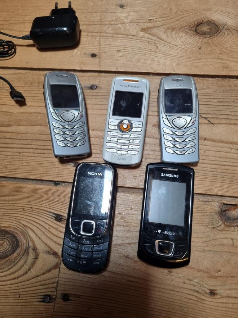 Vintage mobiel gsm tel  Sony, Nokia Samsung voor reparatie, Geen camera, Onbekend, Ophalen of Verzenden, Klassiek of Candybar