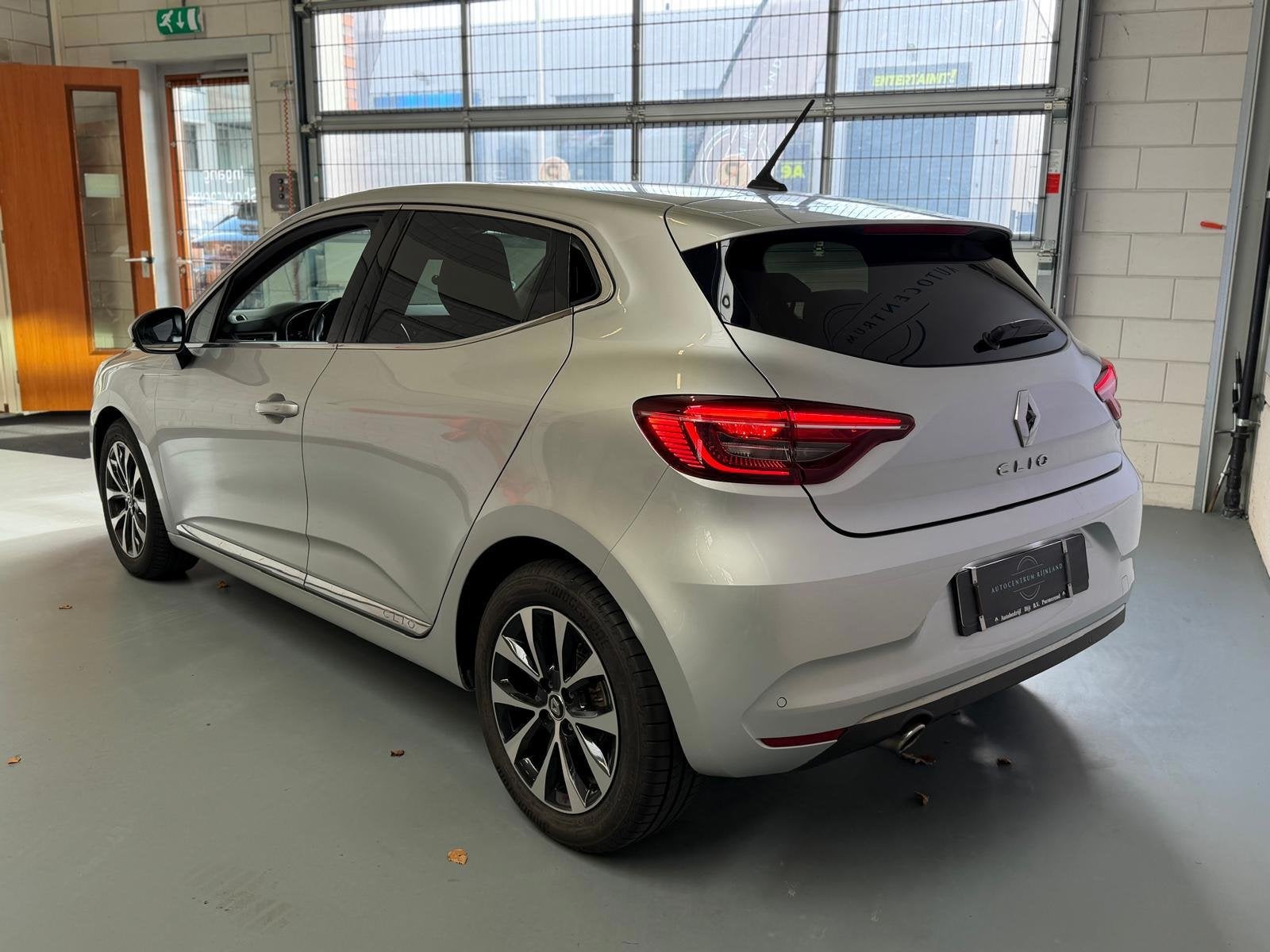 Renault Clio 1.0 TCe Intens Navi, Camera, Airco 1 jaar bovag, Auto's, Voorwielaandrijving, Dealer onderhouden, 101 pk, Gebruikt