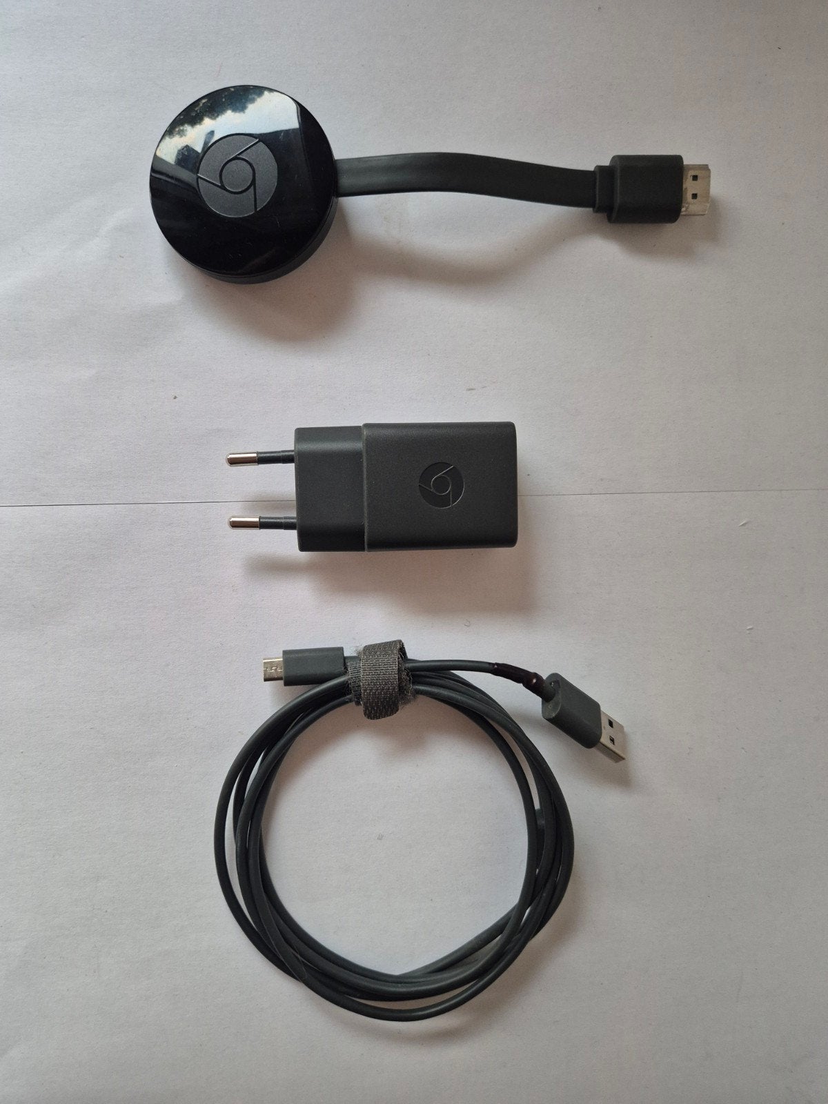 Google Chromecast 2nd Gen + Originele Adapter - Getest Werkt, Ophalen of Verzenden, Gebruikt, HDMI, Zonder harde schijf