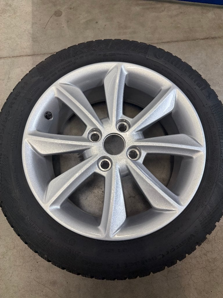 Ford Fiesta 16" velgen + Continental winterbanden, Ophalen, 16 inch, Banden en Velgen, Nieuw