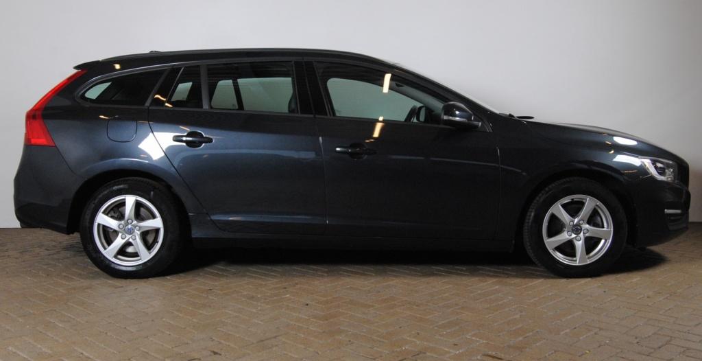 Volvo V60 1.5 T3 Summum | Standkachel | Automaat (bj 2018), Automaat, Euro 6, 4 cilinders, Leder