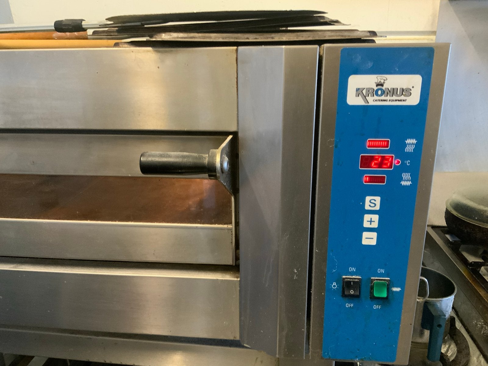 Goed werkende Kronus pizza oven te koop aangeboden, Zakelijke goederen, Horeca | Keukenapparatuur, Ophalen of Verzenden, Gebruikt