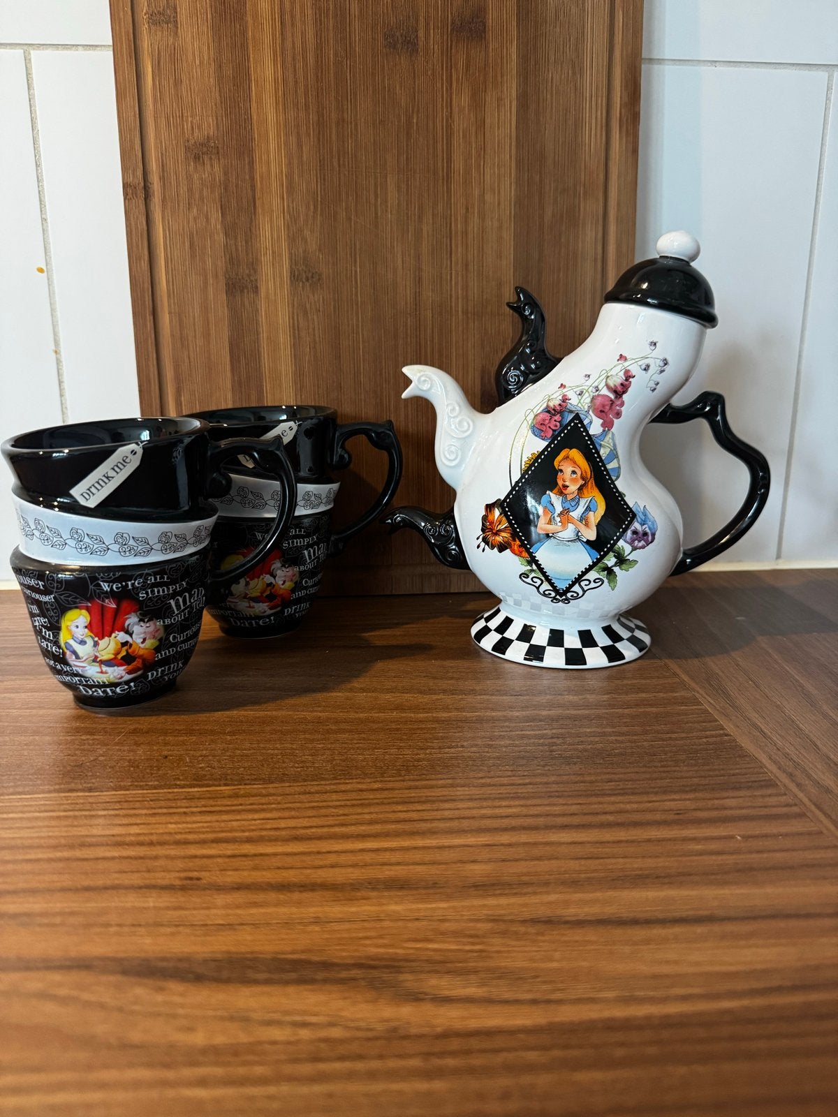 Zeldzame Disney Alice in Wonderland Theepot + Kopjes, Ophalen of Verzenden, Zo goed als nieuw