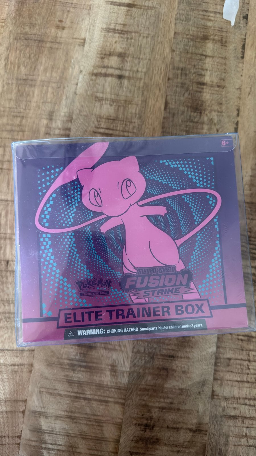 Pokémon Elite Trainer Box Fusion Strike Mew, Ophalen of Verzenden, Nieuw, Overige typen
