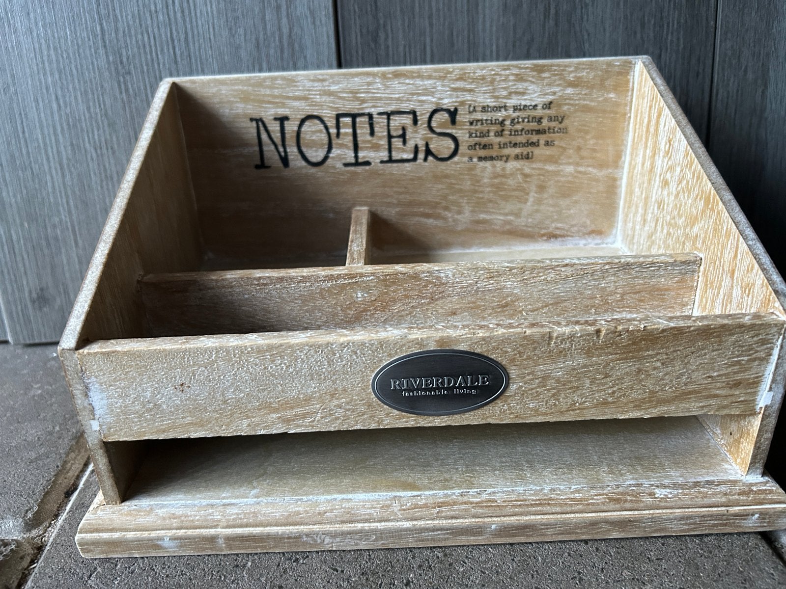 Riverdale houten bureau organizer met 'NOTES' opdruk, Hout, Gebruikt, Ophalen of Verzenden, Landelijk