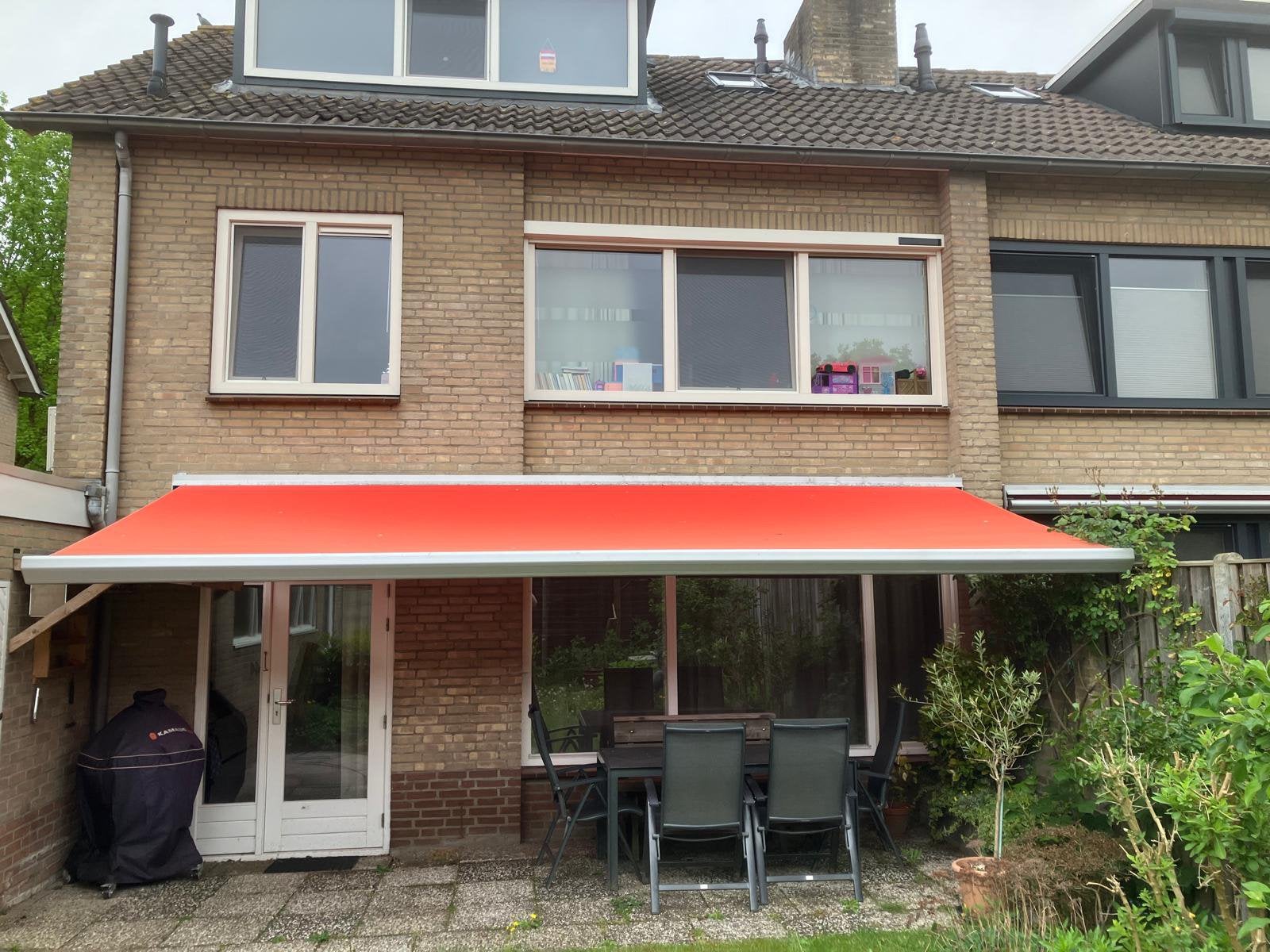 Zonnescherm zonneluifel elektrisch, Ophalen, Gebruikt, 450 cm of meer, Elektrisch