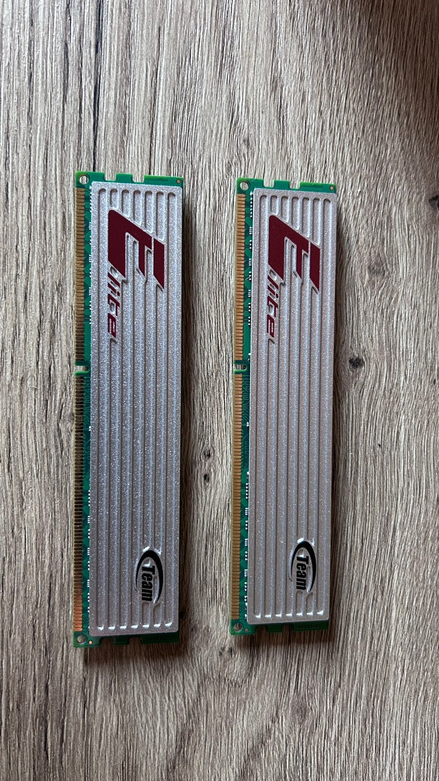 2x 2GB DDR3 1066 mhz geheugenbank van TeamElite, DDR3, Ophalen of Verzenden, Zo goed als nieuw, Desktop