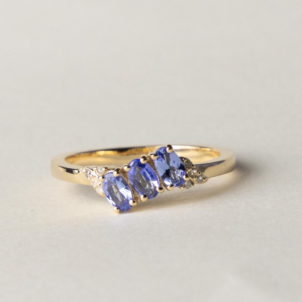 vintage 9 karaat gouden tanzanite & diamond trilogy ring, 18 tot 19, Verzenden, Zo goed als nieuw, Nvt