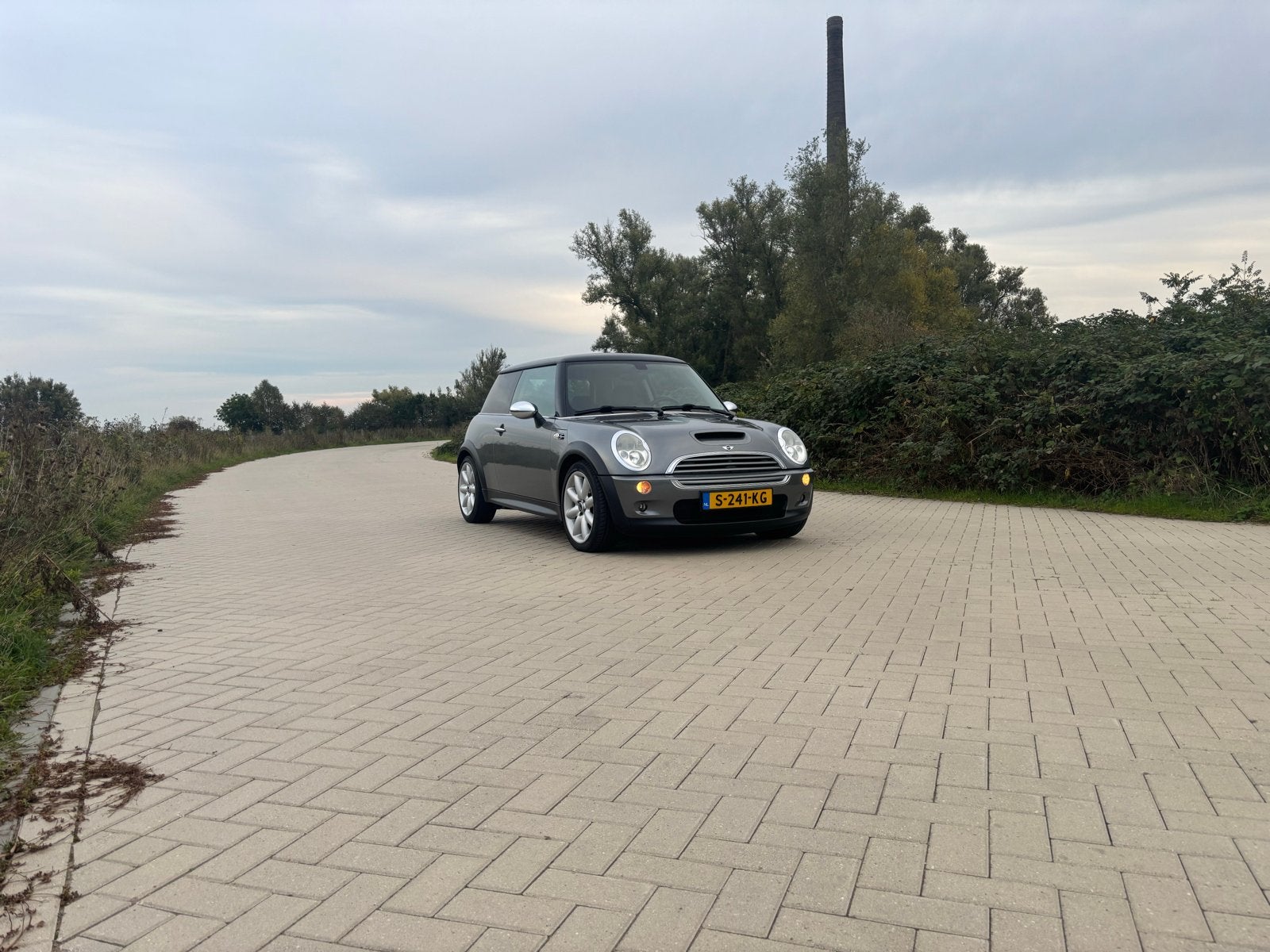 Mini 2003 Grijs, 4 stoelen, 163 pk, Particulier, 16 km/l
