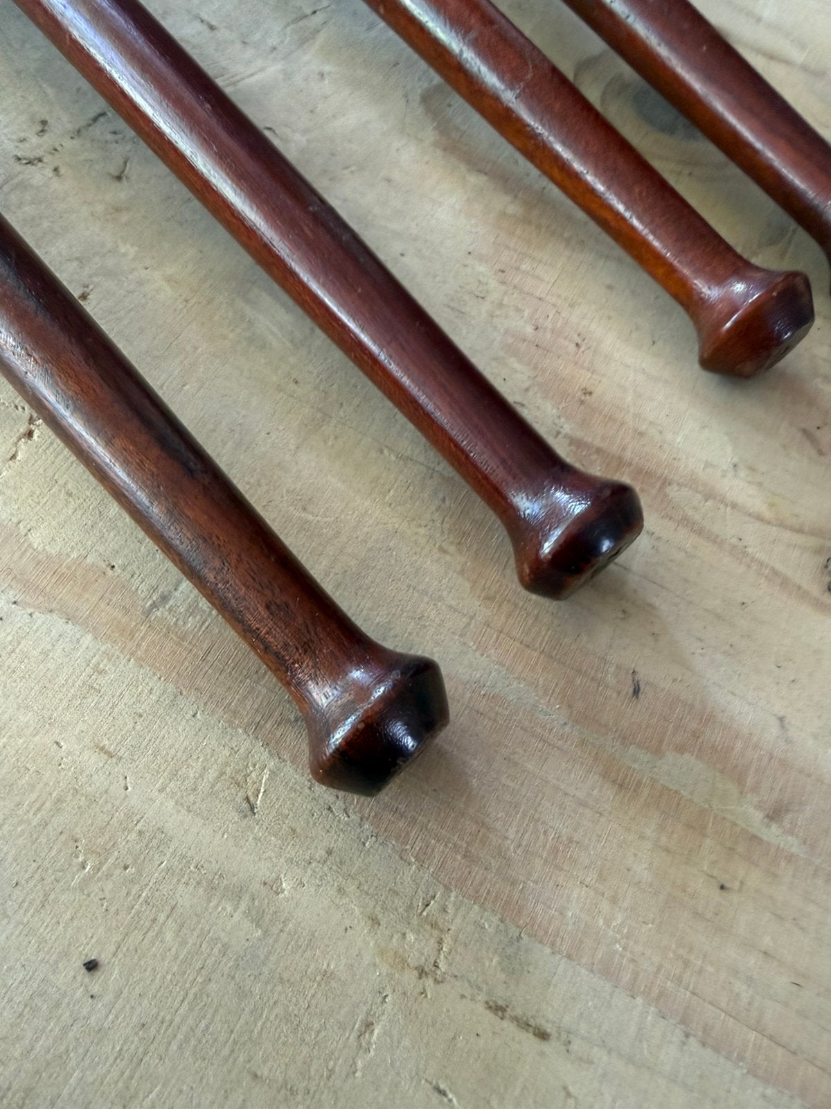 4 rozenhouten tafelpootjes voor kastje of tafeltje, Ophalen