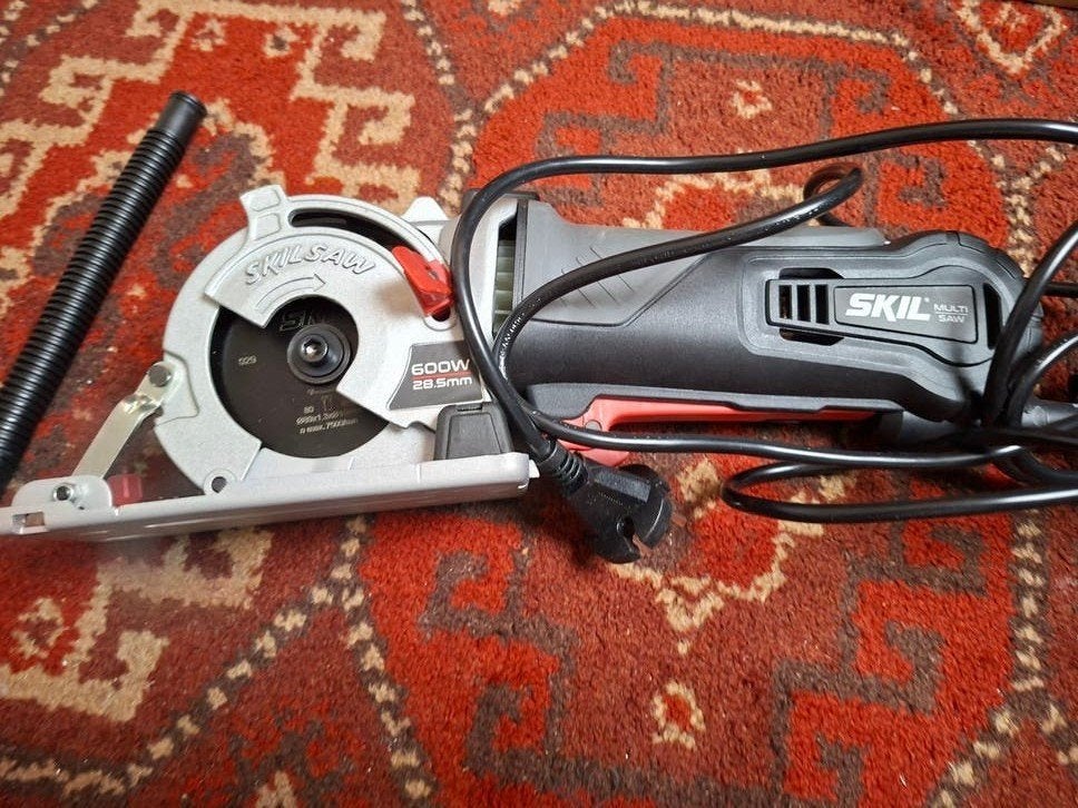 SKIL Multi Zaag 600W - Compacte Multimateriaal Zaag, Minder dan 30 mm, Cirkelzaag, Nieuw, 600 tot 1200 watt
