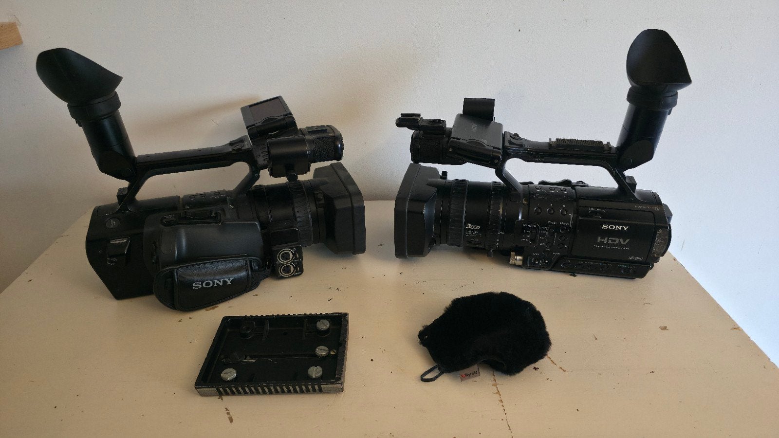Sony HVR-Z1E HDV-videocamera, 2x met 1 accu, Mini dv, Gebruikt, 20x of meer, Ophalen of Verzenden