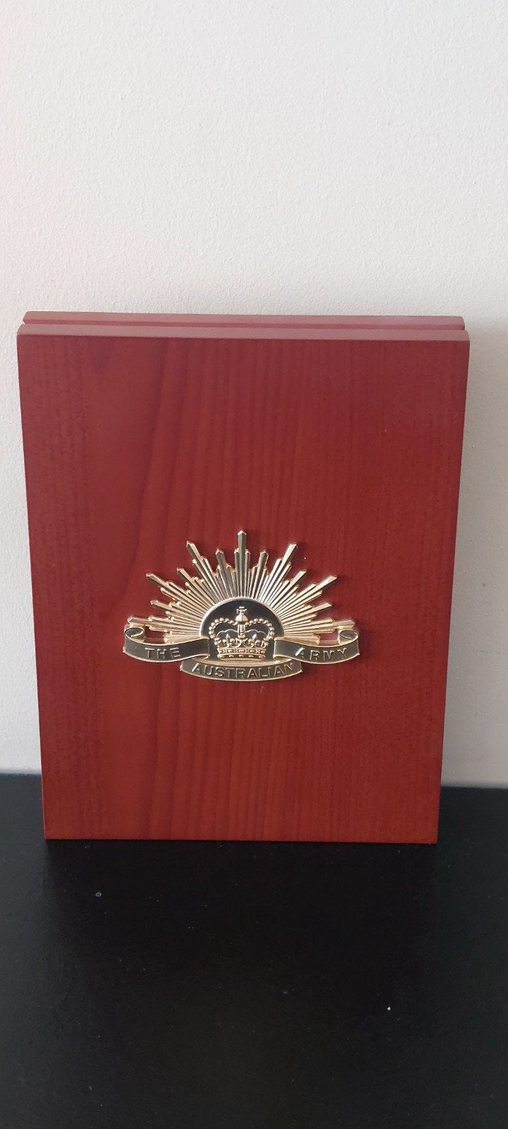 Australische Rising Sun badge in goud en bronskleurig, Ophalen of Verzenden, Landmacht, Overige gebieden, Embleem of Badge