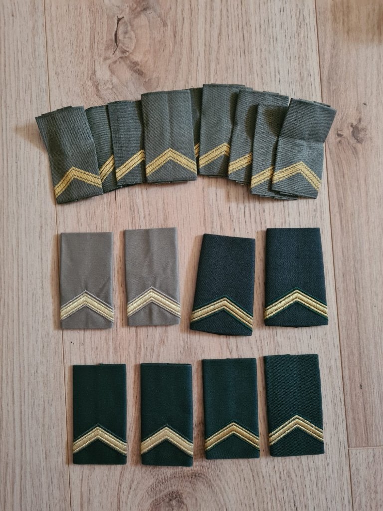 ROT KL rangenset sergeant, Ophalen of Verzenden, Landmacht, Nederland, Embleem of Badge