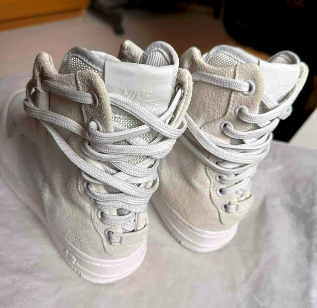 Nike Air Force 1 Rebel XX - (EU35,5), Ophalen of Verzenden, Zo goed als nieuw, Wit, Sneakers of Gympen