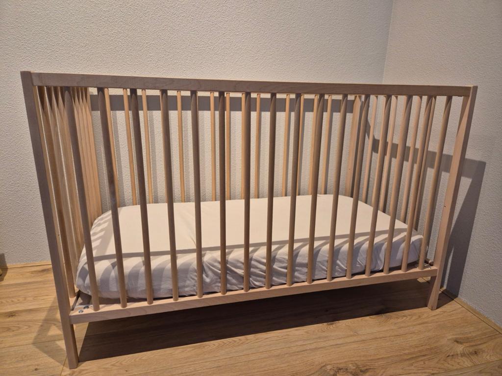 IKEA Sniglar Ledikant met Jättetrott matras (nieuwstaat), Ophalen, Zo goed als nieuw, Ledikant