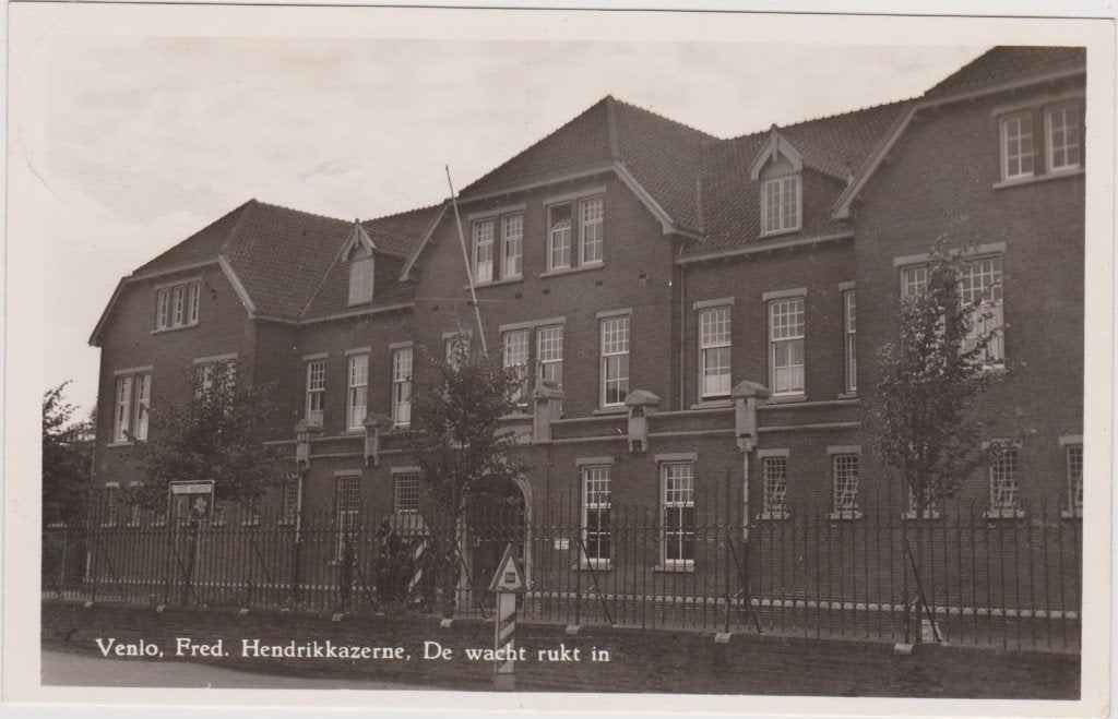 Venlo - Fred. Hendrikkazerne, de wacht rukt in, Verzenden, 1940 tot 1960, Gelopen, Limburg