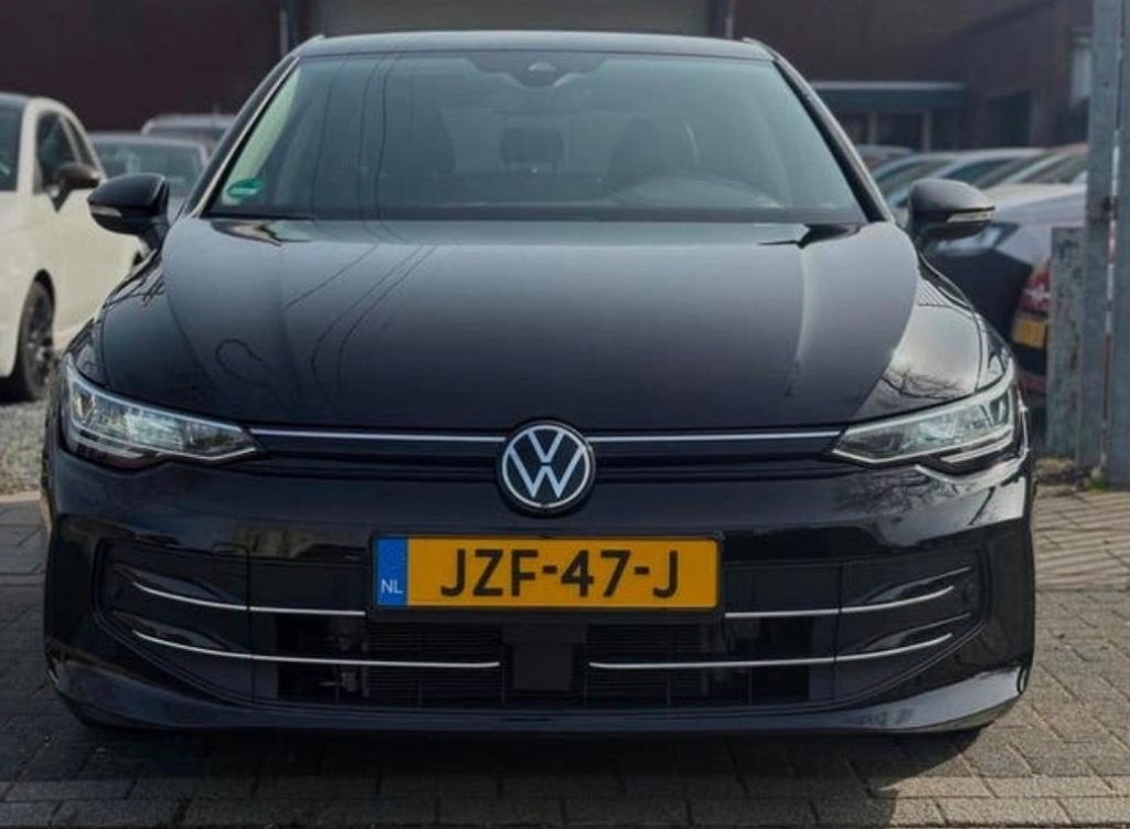 Volkswagen Golf 1.5 Etsi 116pk Dsg-7 2025 Zwart, Stof, 1498 cc, Zwart, 4 stoelen