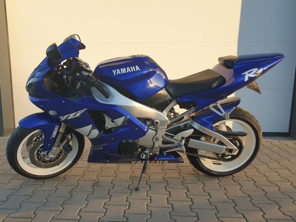 Yamaha R1, Particulier, Super Sport