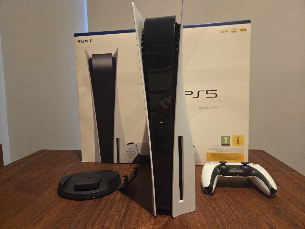 Sony PlayStation 5 met Disc Drive, controller en stand, Spelcomputers en Games, Spelcomputers | Sony PlayStation 5, Ophalen, Zo goed als nieuw
