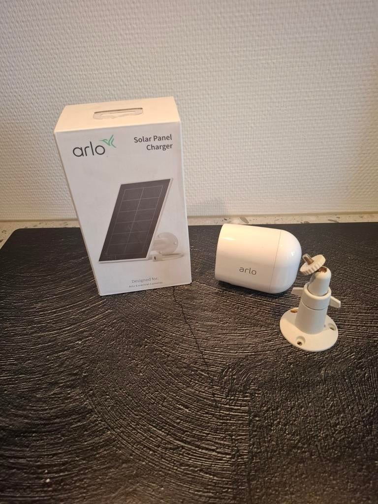 Arlo essential camera met solar, Ophalen of Verzenden, Overige merken
