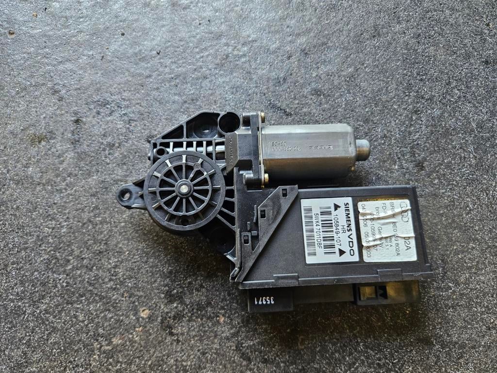 Audi a4 b6 Ruitmotor met deurmodule 8E0 959 802A, Ophalen of Verzenden, Gebruikt, Audi