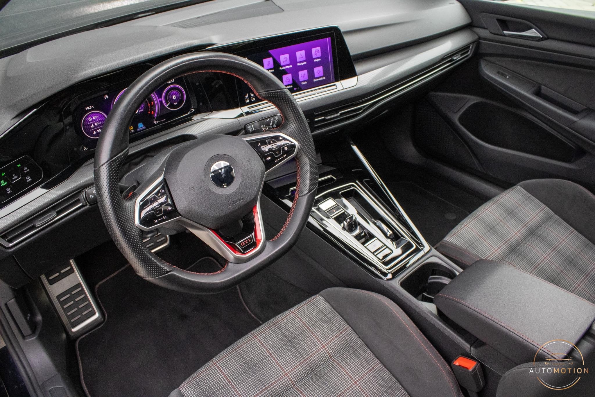Volkswagen Golf 2.0 TSI GTI PANO CAMERA MISTLAMPEN IQ STOELV, Auto's, Dealer onderhouden, Gebruikt, 4 cilinders, Zwart