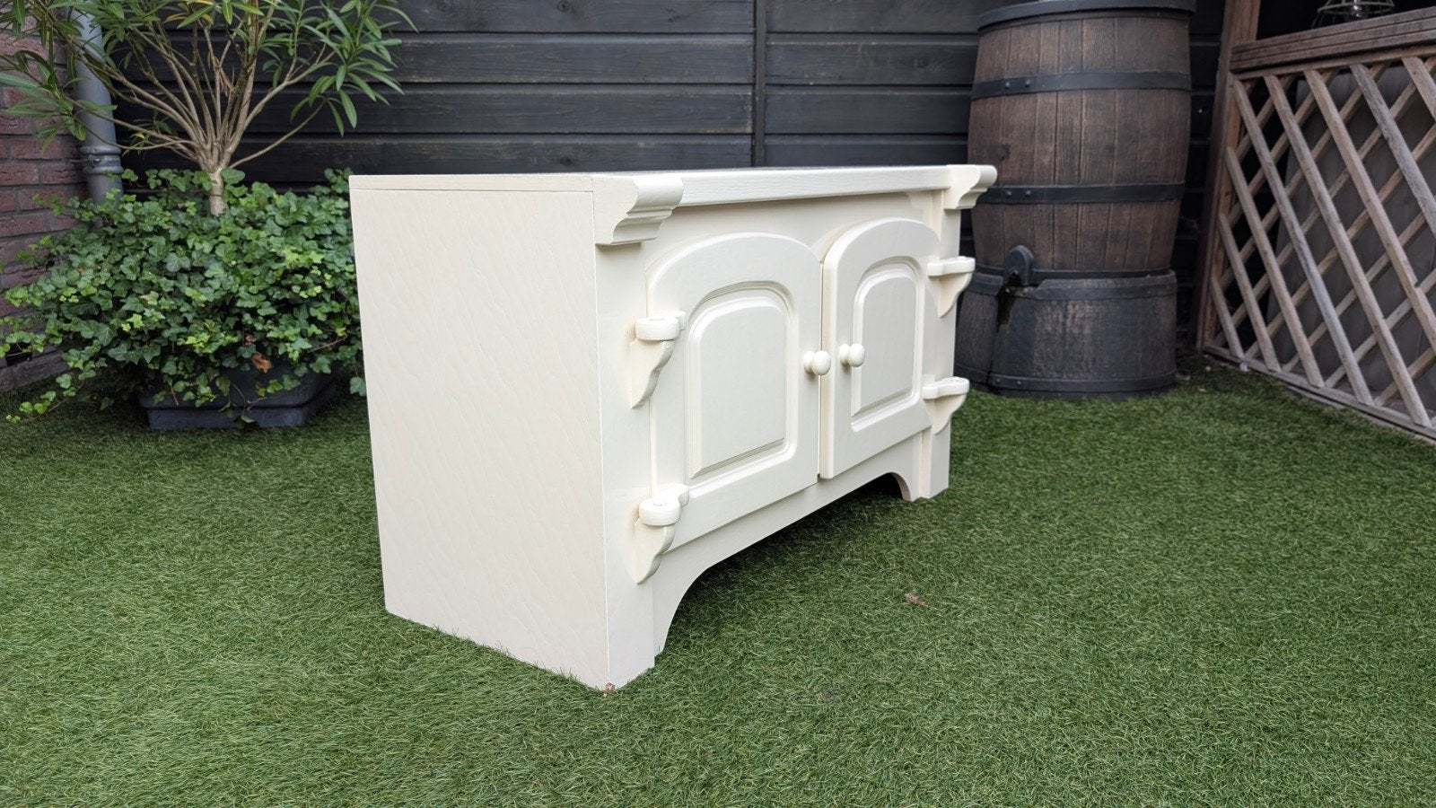 Brocante dressoirkastje in een zachte crème/witte kleur., Ophalen, Gebruikt, Brocant, landelijk, 50 tot 100 cm