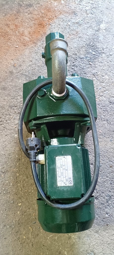 saer m 150 waterpomp is een 4 kub pomp, Ophalen, Zo goed als nieuw, Elektrisch, Beregeningspomp