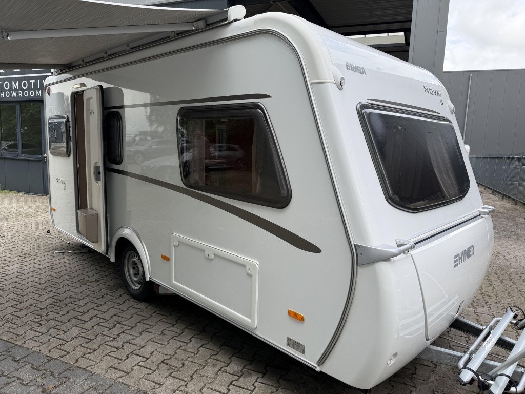 Eriba Nova Light 470 L ENKELE BEDDEN - BOMVOL - TOPSTAAT!, Caravans en Kamperen, Caravans, Schokbreker, Standaardzit, Bedrijf