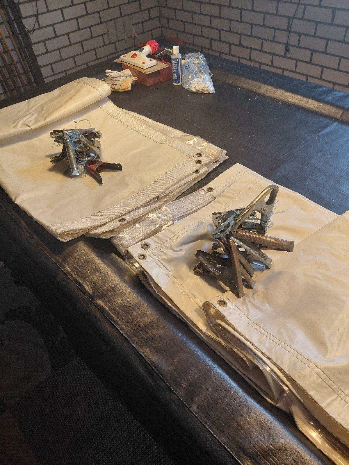 Zeilen met tafelklemmen voor marktkraam van 4 meter, Ophalen, Gebruikt