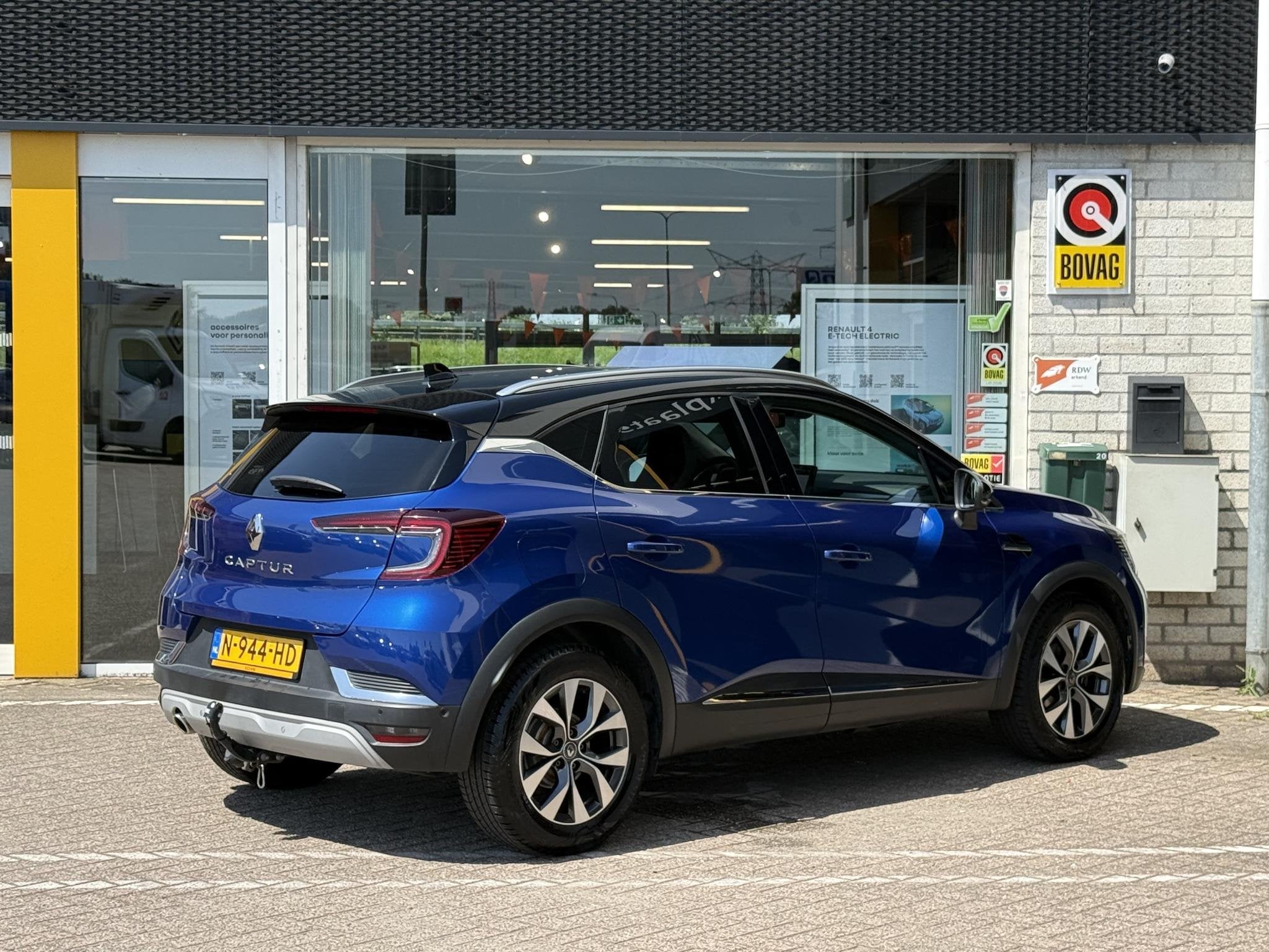 Renault Captur 1.3 TCe 155 Intens | 360 graden camera | Bose, Auto's, Stof, Gebruikt, Euro 6, 4 cilinders