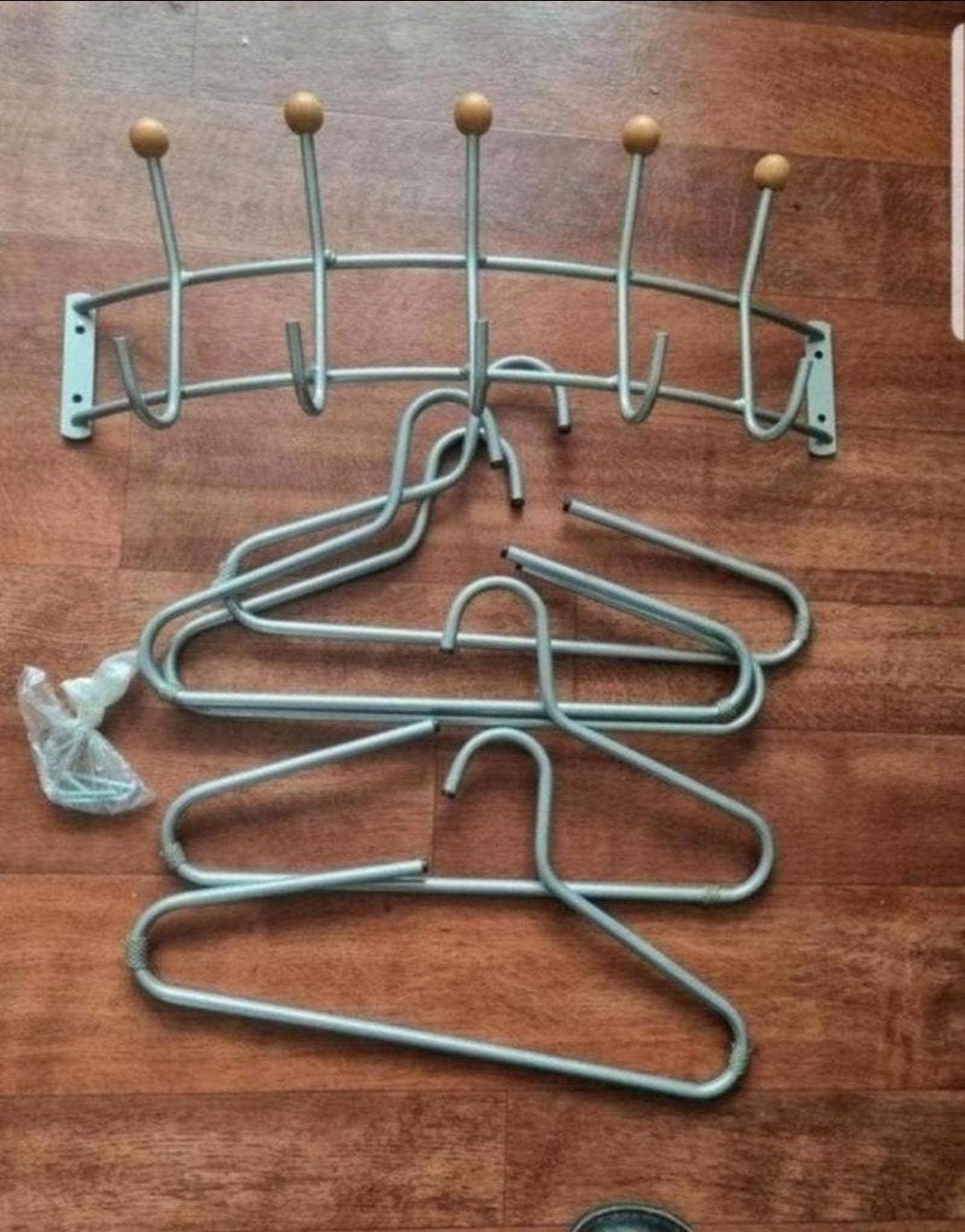 Kapstok met kleerhangers bieden, Kleding | Dames, Kledinghangers, Ophalen, Zo goed als nieuw, Metaal
