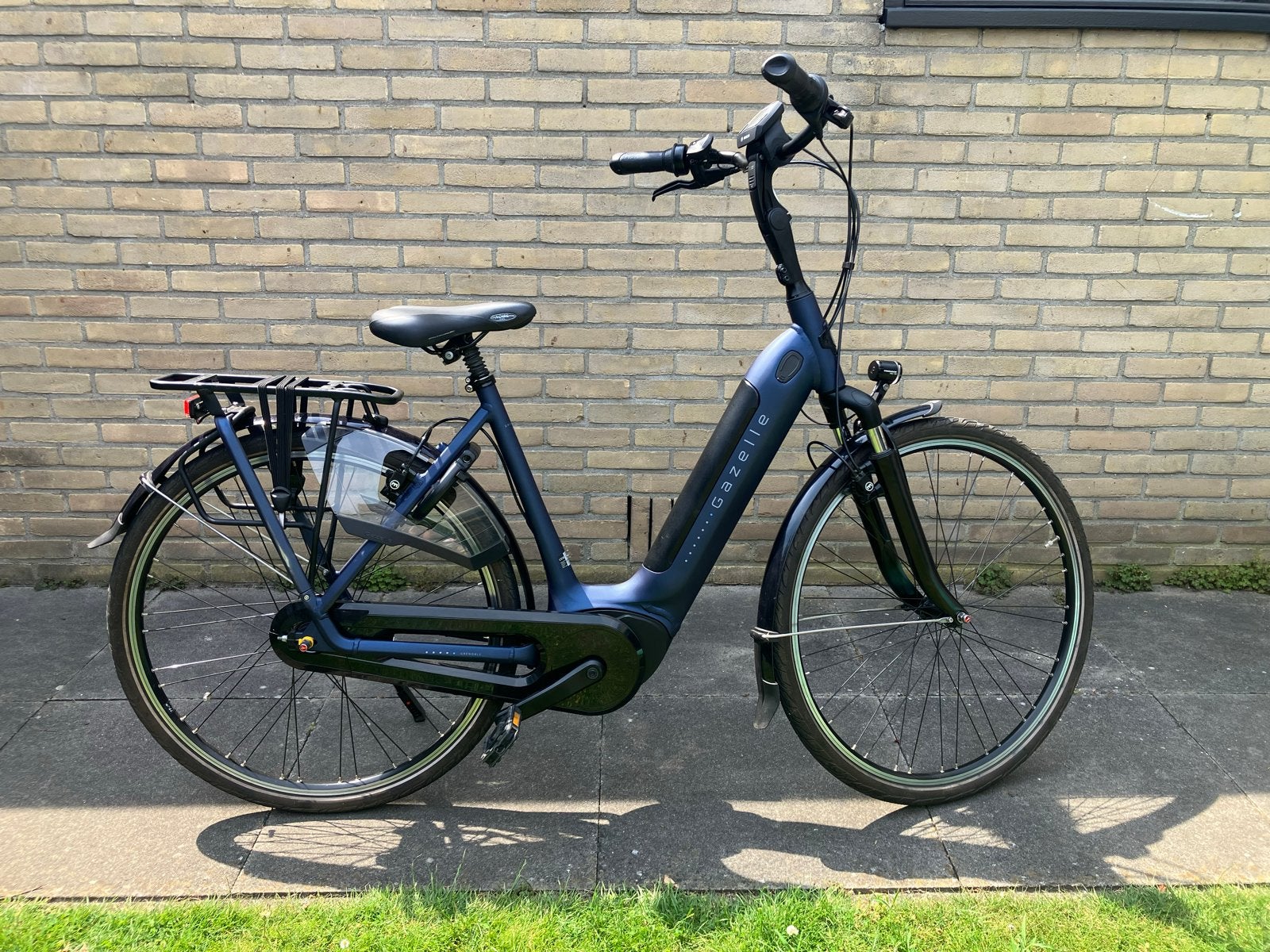 Gazelle Grenoble C7+ elektrische fiets, Ophalen, Zo goed als nieuw, 51 tot 55 cm, 50 km per accu of meer