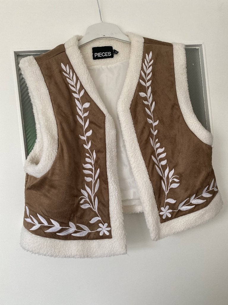 Gilet van Pieces (maat 44), Ophalen, Zo goed als nieuw, Maat 42/44 (L), Beige