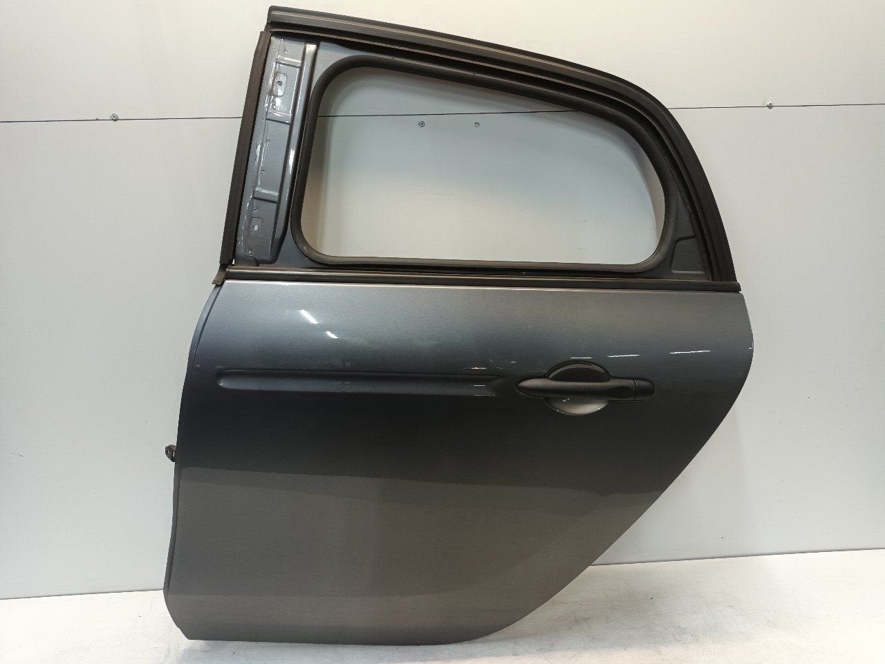 Portier links achter Smart Forfour, Auto-onderdelen, Onderdelen@venauto.nl, Van der Ven Autorecycling B.V., Gebruikt, Ettenseweg 76, 4706 PB Roosendaal, The Netherlands