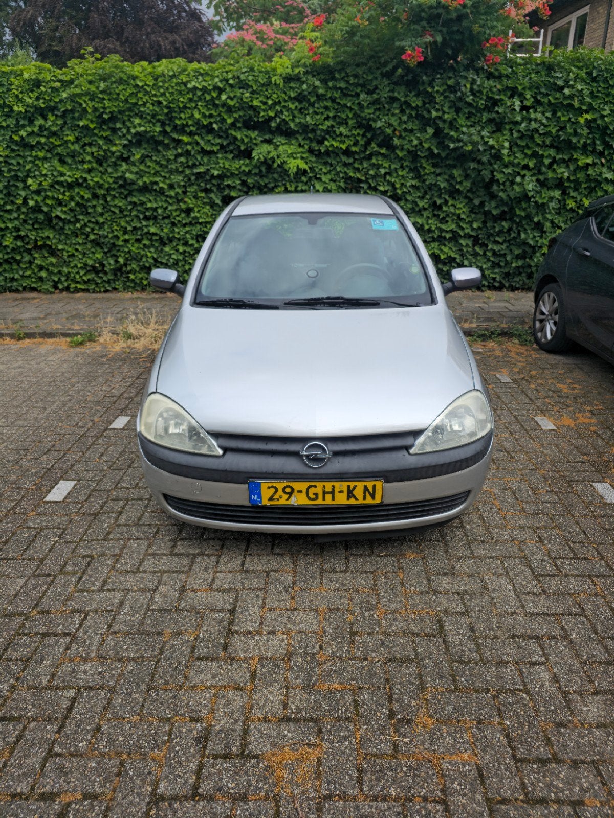 Opel Corsa 1.4 I 16V 3D AUT 2000 Grijs 143630KM, Auto's, 450 kg, 31 €/maand, 4 cilinders, 1389 cc