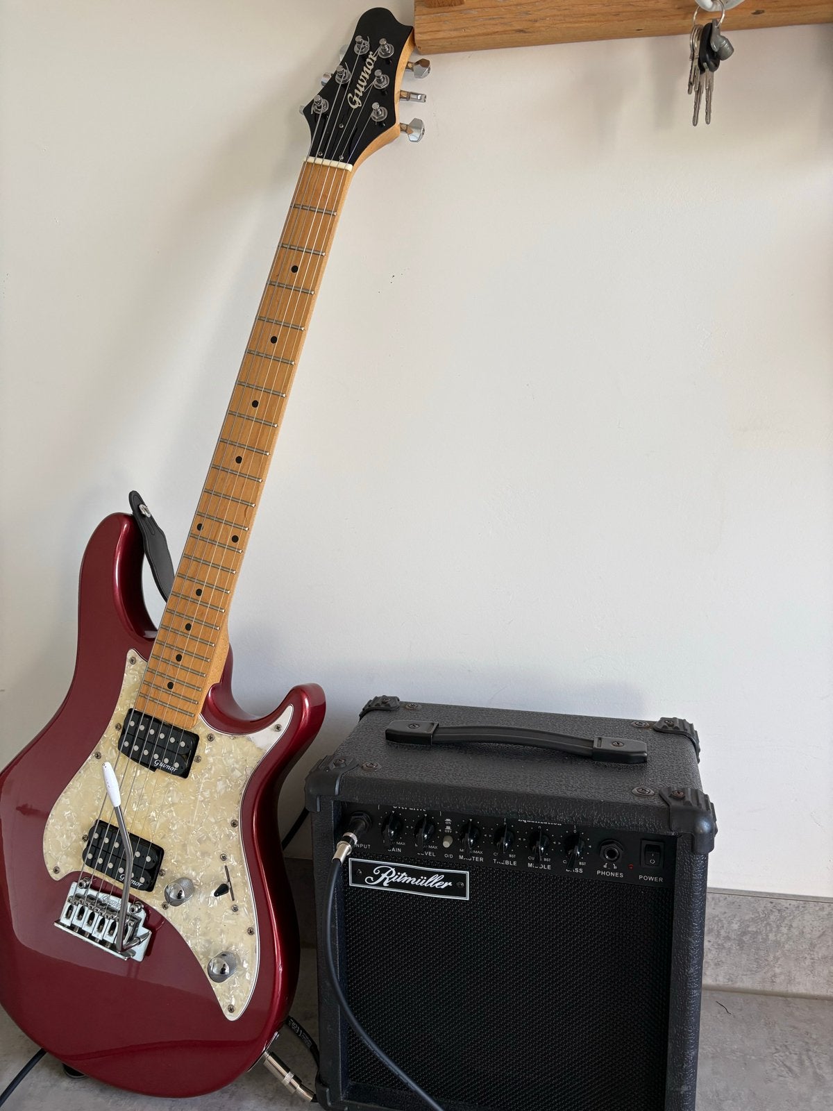 Guvnor elektrische gitaar met Ritmuller M-15 versterker, Gebruikt, Met versterker, Solid body, Ophalen