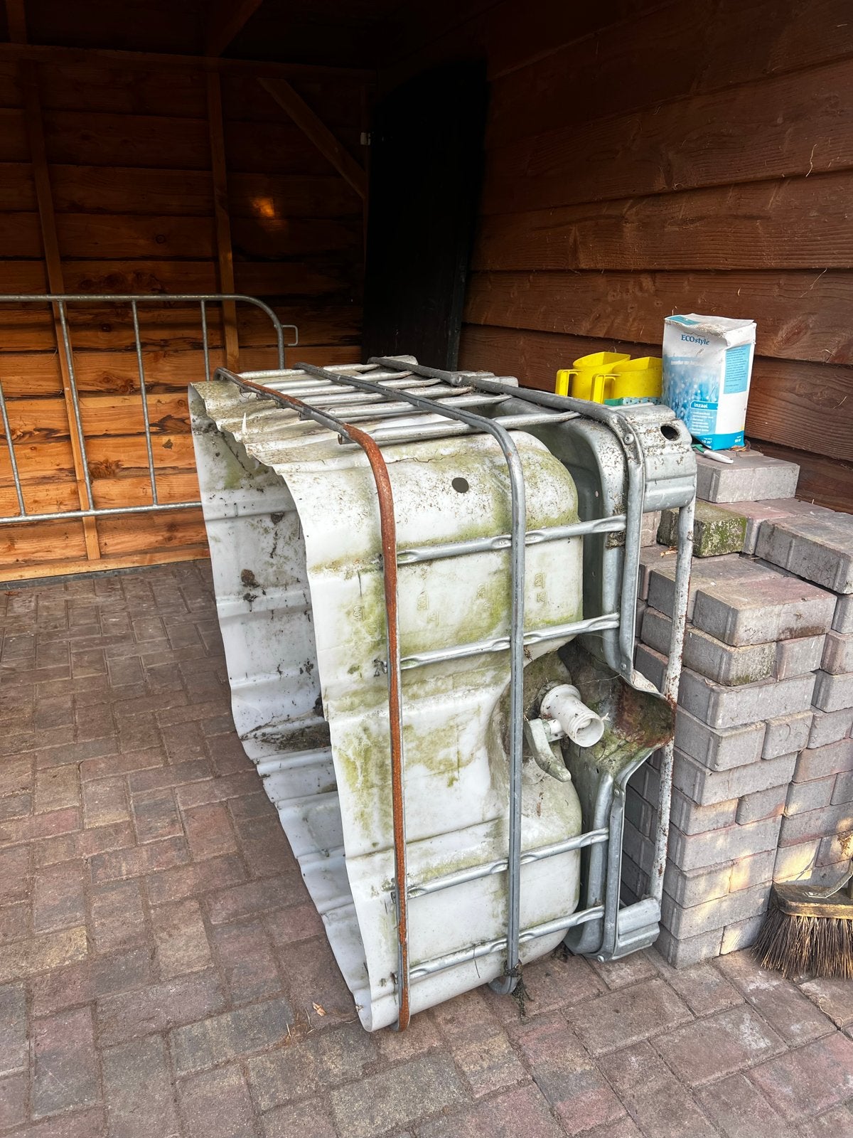 Gebruikte IBC-container voor of hooi of water, Ophalen, Gebruikt