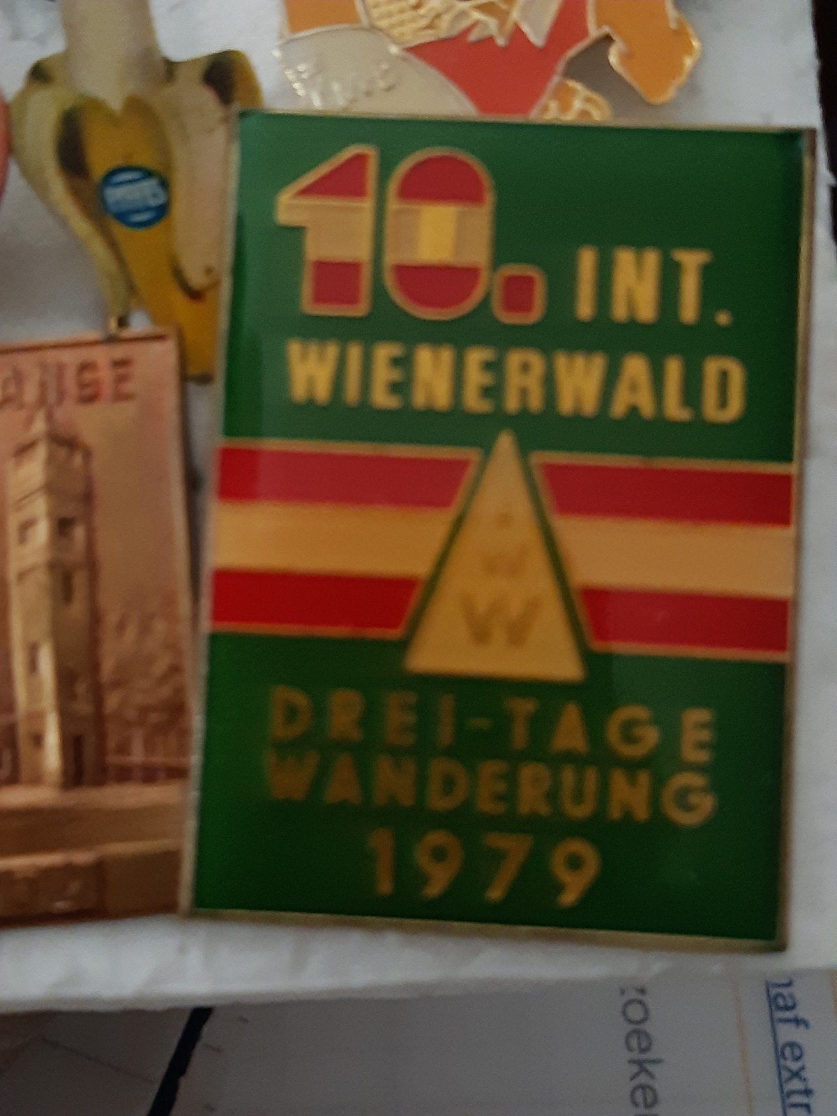 Speld 10 int Wienerwald drei tage wanderung 1979, Ophalen of Verzenden, Zo goed als nieuw, Sport, Speldje of Pin
