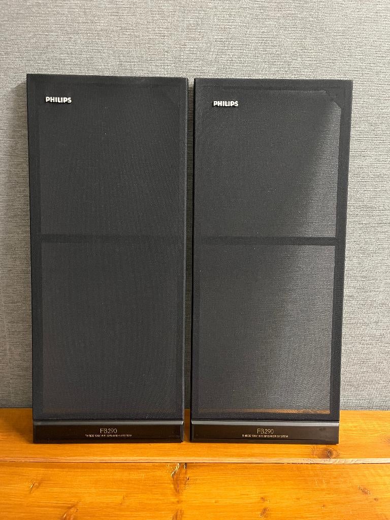 Twee losse fronten , doeken voor Philips FB290 luidsprekers, Philips, Gebruikt, Ophalen of Verzenden, Minder dan 60 watt