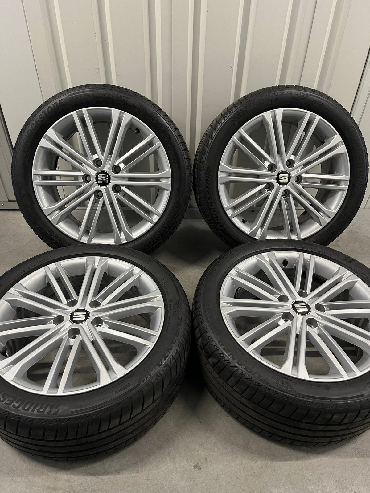 Seat Leon Fr Orgineel 17 inch 5x112, Auto-onderdelen, Ophalen, Banden en Velgen, Nieuw, 17 inch