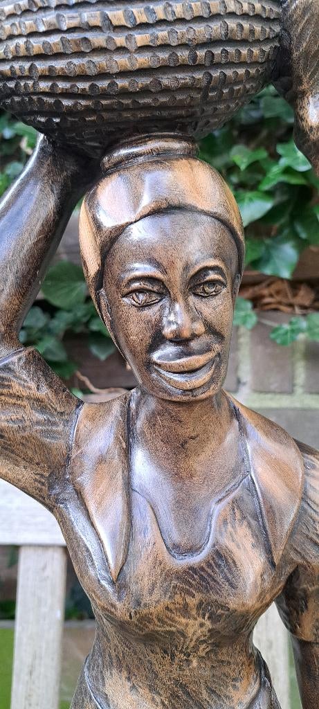 Handgesneden groot houten beeld vrouw, Ophalen of Verzenden