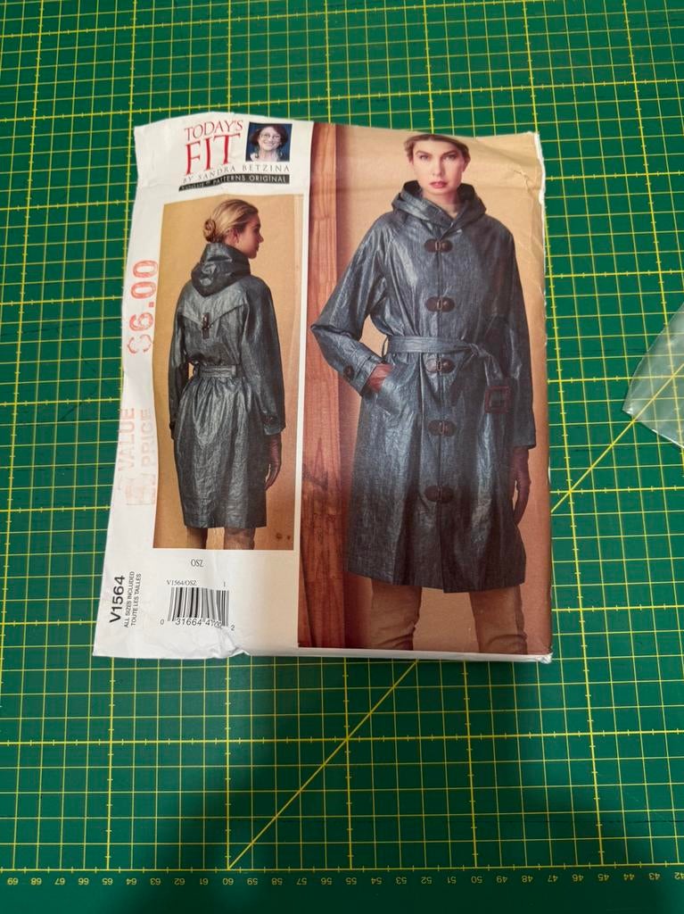 Today's Fit By Sandra Betzina Vogue 40 42 44naaipatroon jas, Hobby en Vrije tijd, Kledingpatronen, Overige merken, Vrouw, Nieuw