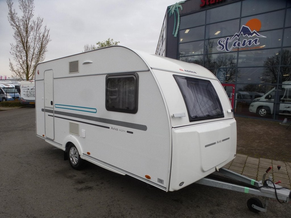 Adria Aviva 442 PH, Caravans en Kamperen, Caravans, Treinzit, 750 - 1000 kg, Adria, 4 tot 5 meter