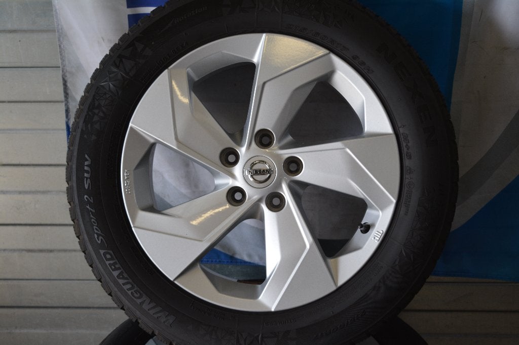 Originele "17" Winterset voor een Nissan Juke (vanaf 2010), Ophalen, Banden en Velgen, 17 inch, Winterbanden