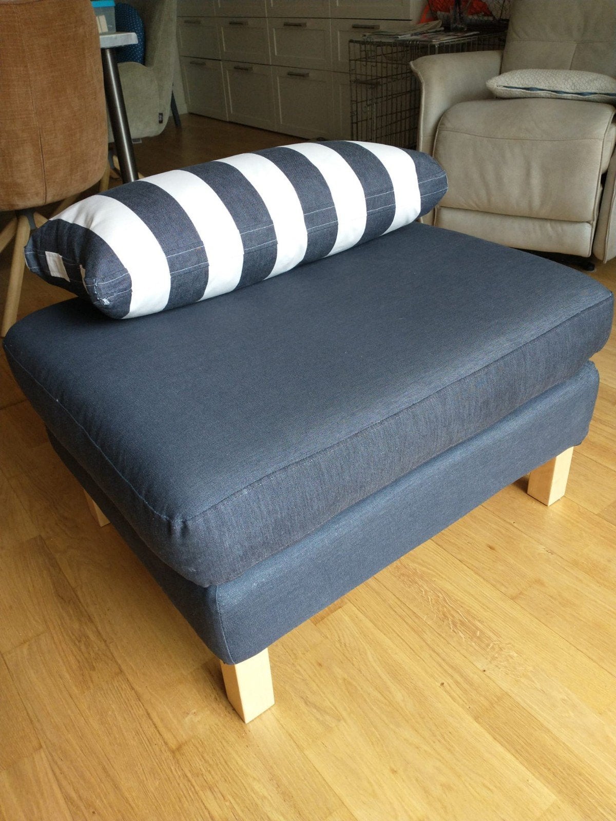 IKEA Karlstad poef/voetenbank, Ophalen, Hout, 50 tot 75 cm, Zo goed als nieuw