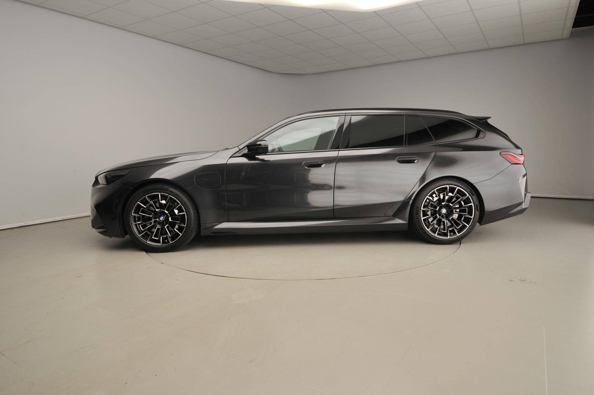 BMW M5 Touring LED | Leder | HUD | Active cruise | Panoramad, Auto's, Automaat, Gebruikt, 4395 cc, 135 min
